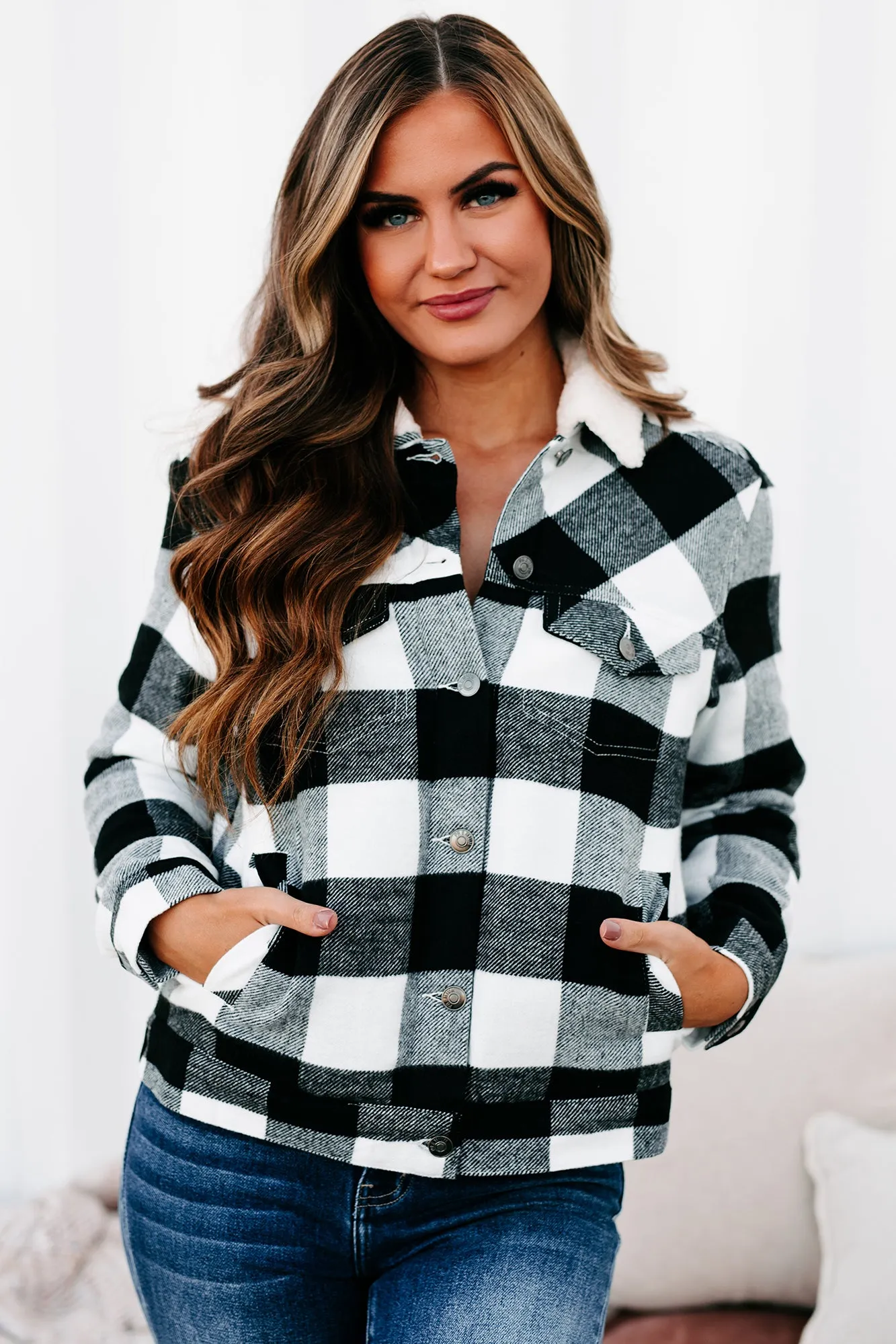 Into The Rockies Checkered Plaid Sherpa Lined Jacket (Black)