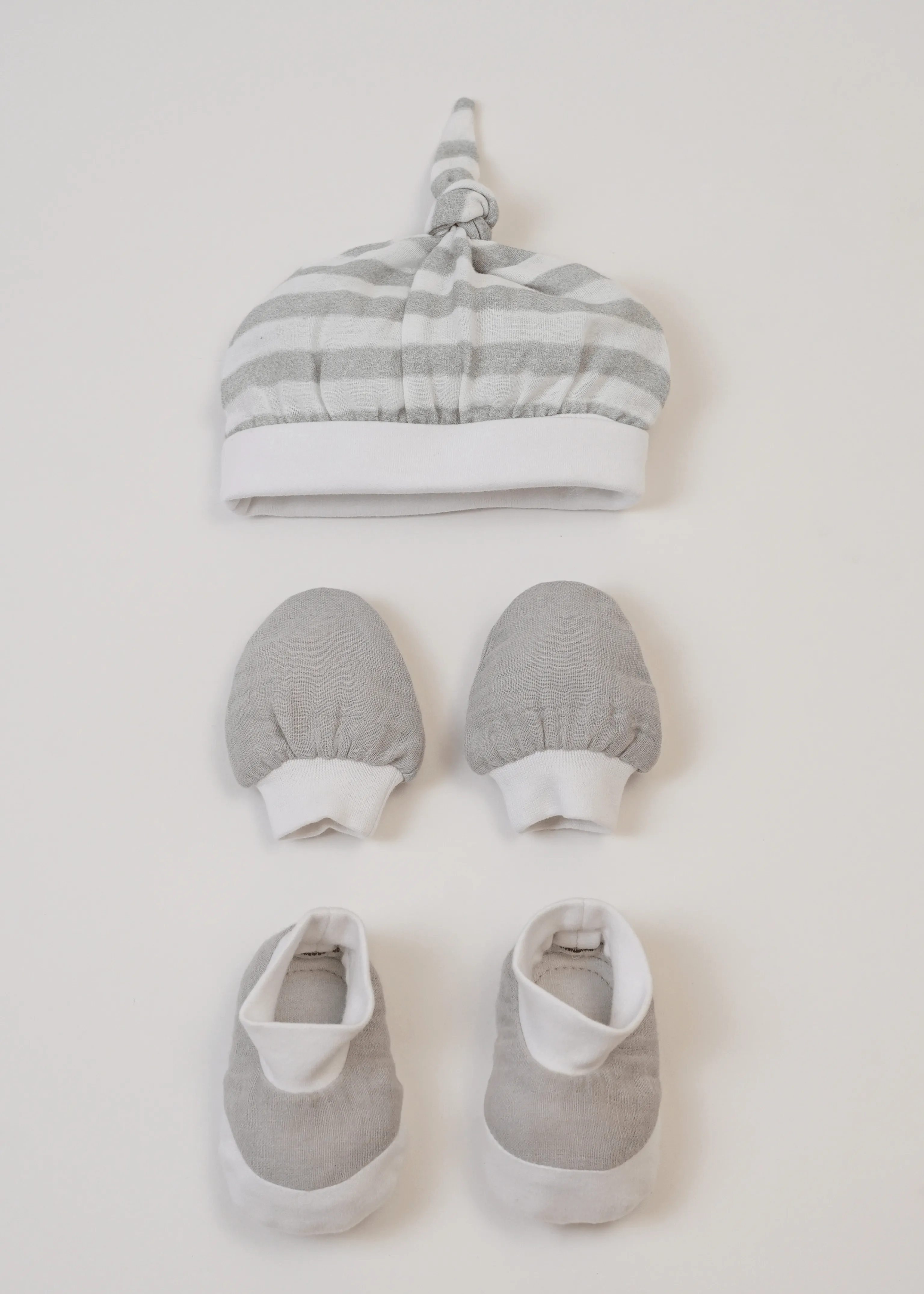 The Oval - Picture Perfect Gift Box - Grey